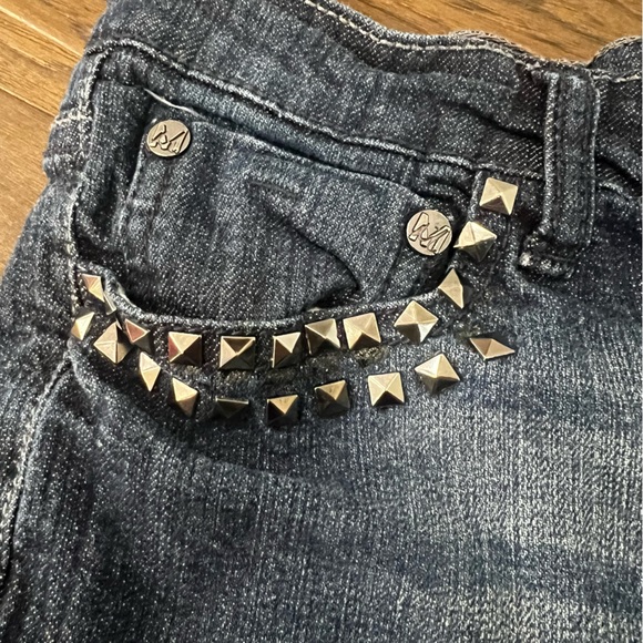 Miley Cyrus Max Azria Jean Shorts - Picture 6 of 8